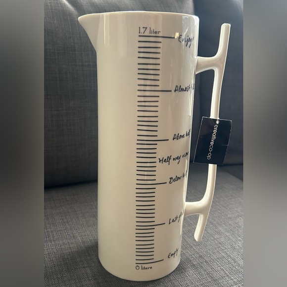 CREATIVE CO-OP Measuring Pitcher With Handle 1.7 Liter Ceramic #0925257 - Picture 3 of 16